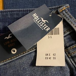 NWT HOLLISTER low-rise boot cut  26” x 30”